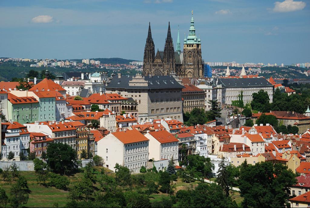 Angel City Aparthotel Prague Exterior photo